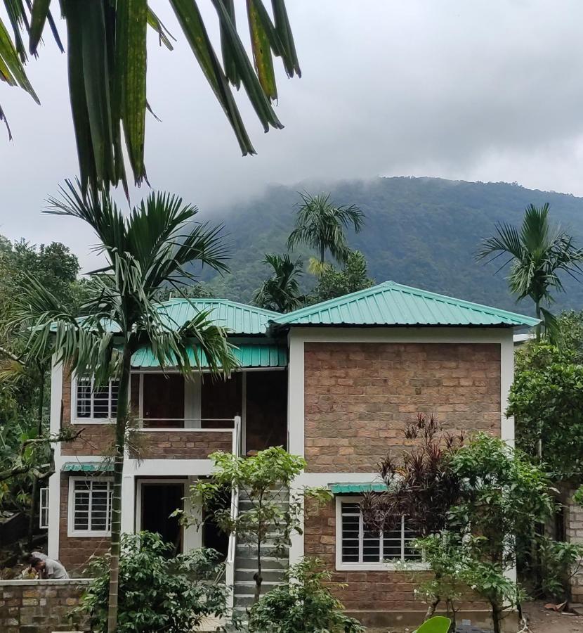 The Rustic Cottage - Homestay 乞拉朋齐 外观 照片